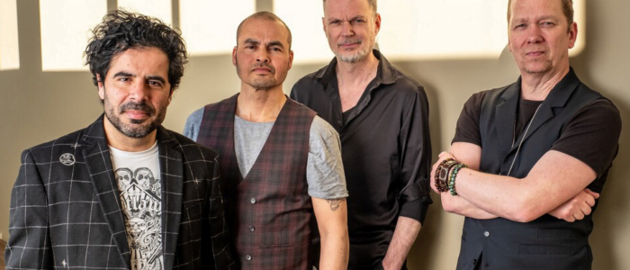 Van Dik Hout – Tour 23-24
