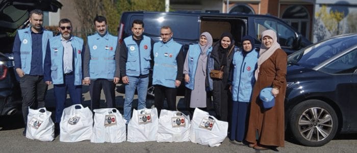 Turkse gemeenschap helpt voedselbank